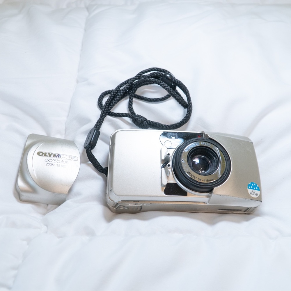 Olympus infinity stylus zoom 115 DLX film camera  FOR PARTS